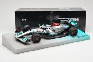 Mercedes AMG Petronas W13 E Performance #63 G. Russell Brazilian GP 1st Win 2022 Minichamps 1:18 113222163 レジン - 画像 4/4