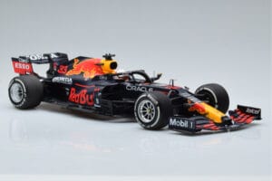 Red Bull Racing RB16B #33 M. Verstappen Abu Dhabi GP F1 World Champion 2021 Minichamps 1:18 110212333 メタル - 画像 4/6