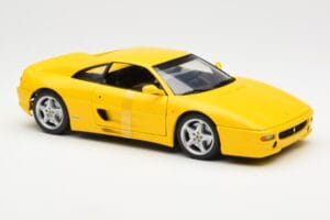Ferrari F355 Berlinetta イエロー UT Models 1:18 180074021 メタル - 画像 4/6
