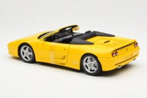 Ferrari F355 Spider イエロー UT Models 1:18 180074031 メタル - 画像 5/6
