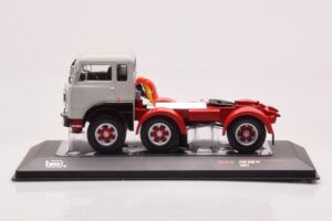 Fiat 690 T1 ホワイト IXO 1:43