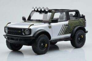 Ford Bronco RTR アイコニックシルバー GT Spirit 1:18
