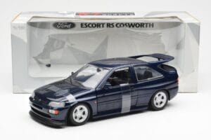 Ford Escort RS Cosworth ブルーメタリック UT Models 1:18 180082101-R1 メタル - 画像 2/6