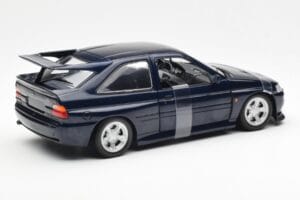 Ford Escort RS Cosworth ブルーメタリック UT Models 1:18 180082101-R1 メタル - 画像 5/6