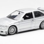 Ford Escort RS Cosworth ストリートカー シルバー UT Models 1:18