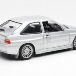 Ford Escort RS Cosworth ストリートカー シルバー UT Models 1:18 - image 5 of 6