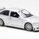 Ford Escort RS Cosworth ストリートカー シルバー UT Models 1:18 - image 6 of 6
