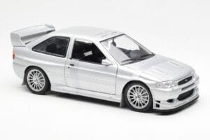 Ford Escort RS Cosworth ストリートカー シルバー UT Models 1:18 22706 メタル - 画像 6/6