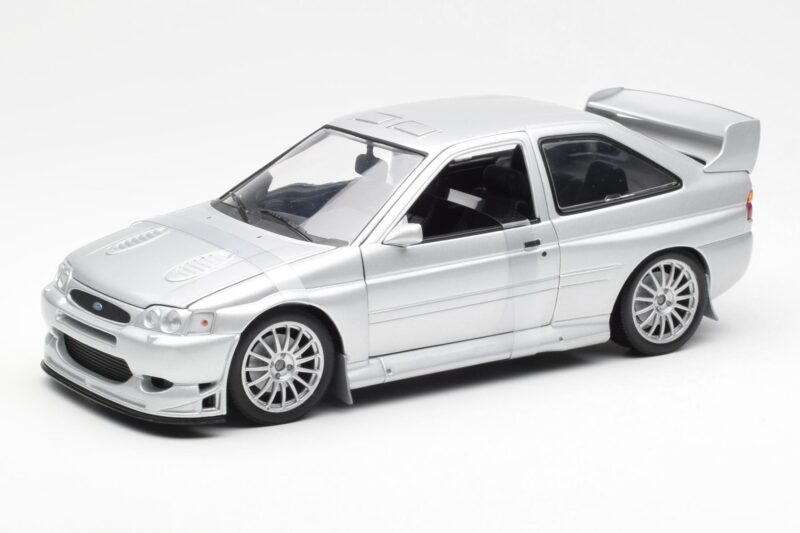 Ford Escort RS Cosworth ストリートカー シルバー UT Models 1:18