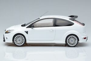 Ford Focus RS Mk2 ホワイト Otto 1:18 OT977 レジン - 画像 3/6