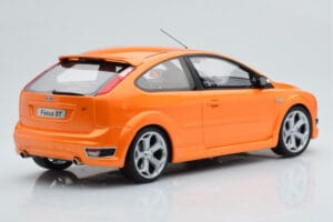 Ford Focus Mk2 ST 2.5 エレクトリックオレンジ Otto 1:18 OT961 レジン - 画像 2/6