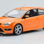 Ford Focus Mk2 ST 2.5 エレクトリックオレンジ Otto 1:18