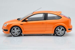 Ford Focus Mk2 ST 2.5 エレクトリックオレンジ Otto 1:18 OT961 レジン - 画像 3/6