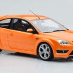 Ford Focus Mk2 ST 2.5 エレクトリックオレンジ Otto 1:18 - image 4 of 6