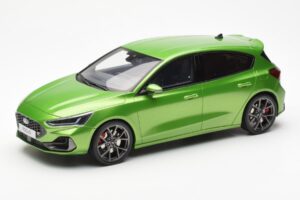 Ford Focus Mk5 ST Phase 2 ミーングリーン Otto 1:18