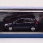 Ford Fusion ブルー Minichamps 1:43 - image 4 of 4