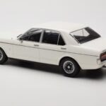 Ford Granada Mk1 ホワイト MCG 1:18 - image 5 of 6