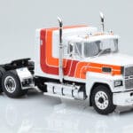 Ford LTL 9000 ホワイト レッド オレンジ IXO 1:43 - image 3 of 5
