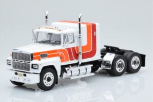 Ford LTL 9000 ホワイト レッド オレンジ IXO 1:43