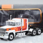 Ford LTL 9000 ホワイト レッド オレンジ IXO 1:43 - image 5 of 5