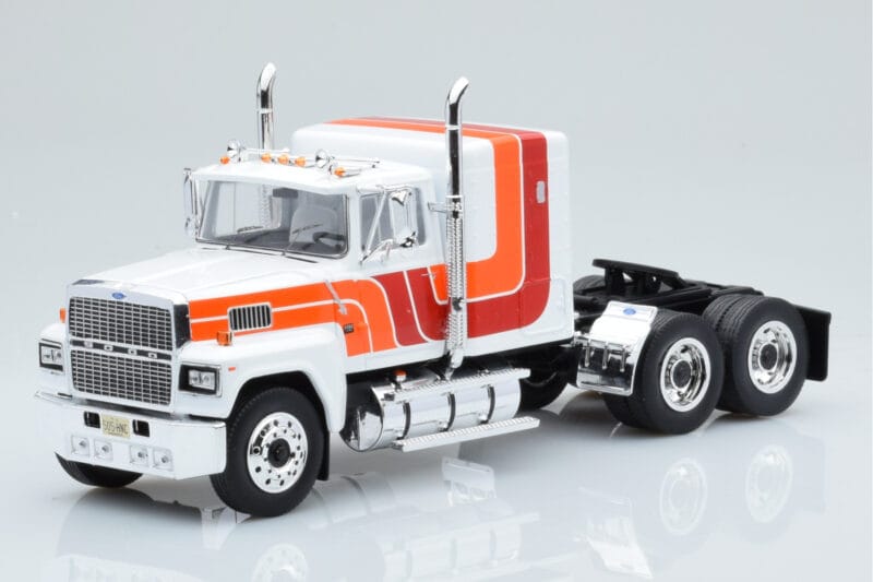 Ford LTL 9000 ホワイト レッド オレンジ IXO 1:43