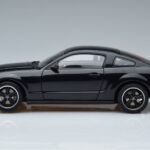 Ford Mustang GT S197 Bullitt AUTOart 1:18 73067 メタル - image 4 of 7