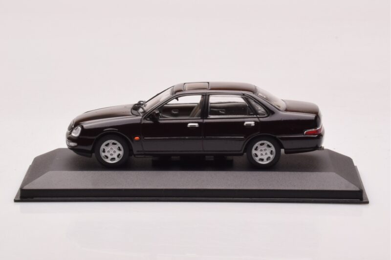 Ford Scorpio ブラック Minichamps 1:43