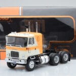 GMC Astro 95 ベージュ ホワイト IXO 1:43 - image 5 of 5