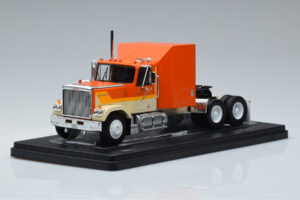 GMC General オレンジ IXO 1:43 TR129