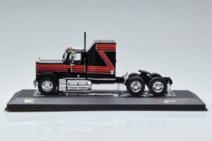 GMC General レッド ブラック IXO 1:43 TR102 メタル - 画像 3/6