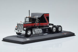 GMC General レッド ブラック IXO 1:43 TR102