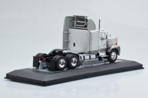 GMC General SBFA シルバー IXO 1:43 TR166 メタル - 画像 2/6