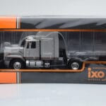GMC General SBFA シルバー IXO 1:43 - image 6 of 6