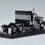 GMC General シルバー ブラック IXO 1:43 TR117 - image 2 of 6