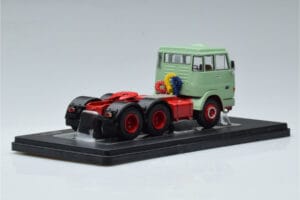 Henschel HS 19 TS グリーン IXO 1:43 TR151 メタル - 画像 2/6