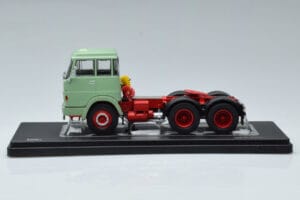 Henschel HS 19 TS グリーン IXO 1:43 TR151 メタル - 画像 3/6