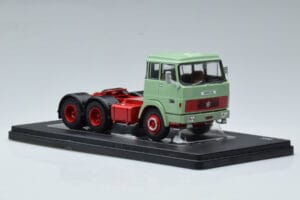 Henschel HS 19 TS グリーン IXO 1:43 TR151 メタル - 画像 4/6