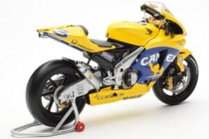 Honda RC211V Pramac Pons #3 M. Biaggi MotoGP 2003 Minichamps 1:12 122037103 メタル - 画像 3/4