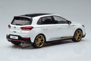 Hyundai i30 N PD アトラスホワイト MCG 1:18 MCG18376 メタル - 画像 2/6