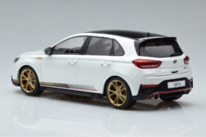 Hyundai i30 N PD アトラスホワイト MCG 1:18 MCG18376 メタル - 画像 5/6