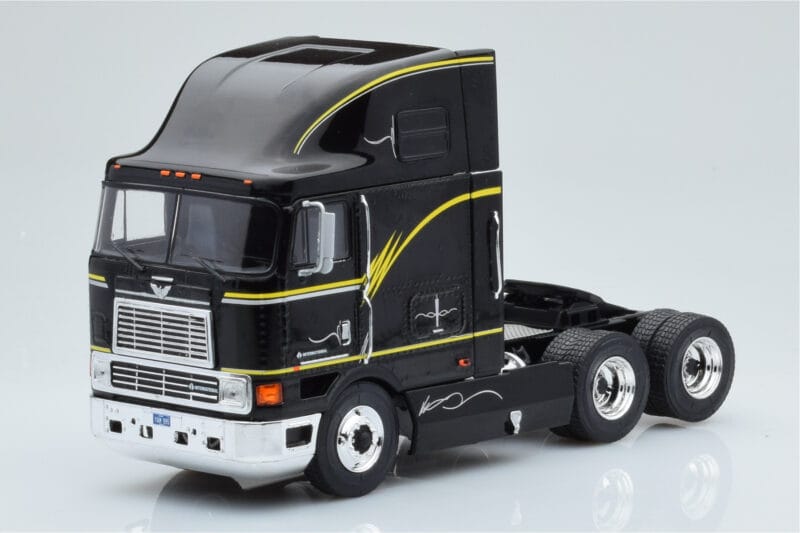 International Eagle Cabover ブラック IXO 1:43