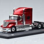 International Lonestar レッド IXO 1:43 TR103