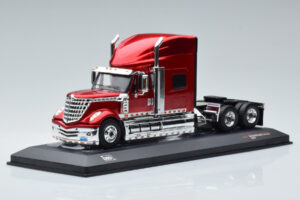 International Lonestar レッド IXO 1:43 TR103