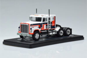 International Transtar 4300 ホワイト IXO 1:43