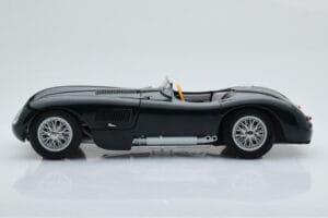 Jaguar C-Type グリーン AUTOart 1:18 73500 メタル - 画像 5/8