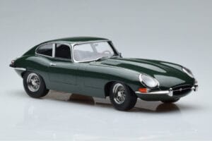 Jaguar E-Type Series 1 ブリティッシュレーシンググリーン KK-Scale 1:18 KKDC180431 メタル - 画像 4/6