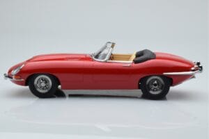 Jaguar E-Type Series 1 Roadster レッド KK-Scale 1:18 KKDC180482 メタル - 画像 3/6