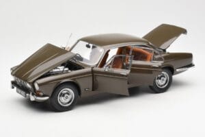 Jaguar XJ6 Series 1 4.2 Sable ブラウン Paragon 1:18 2011004 メタル - 画像 2/8