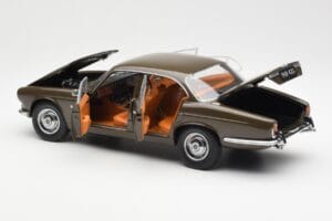Jaguar XJ6 Series 1 4.2 Sable ブラウン Paragon 1:18 2011004 メタル - 画像 5/8