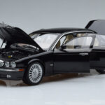 Jaguar XJ6 X350 エボニーブラック Almost Real 1:18 - image 2 of 11